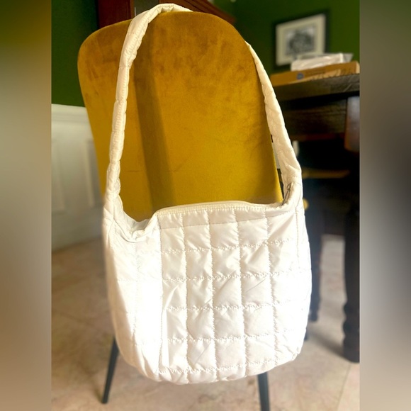 Handbags - Cream quilted shoulder bag